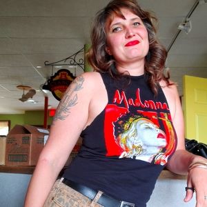 Meet your Posher, Laura